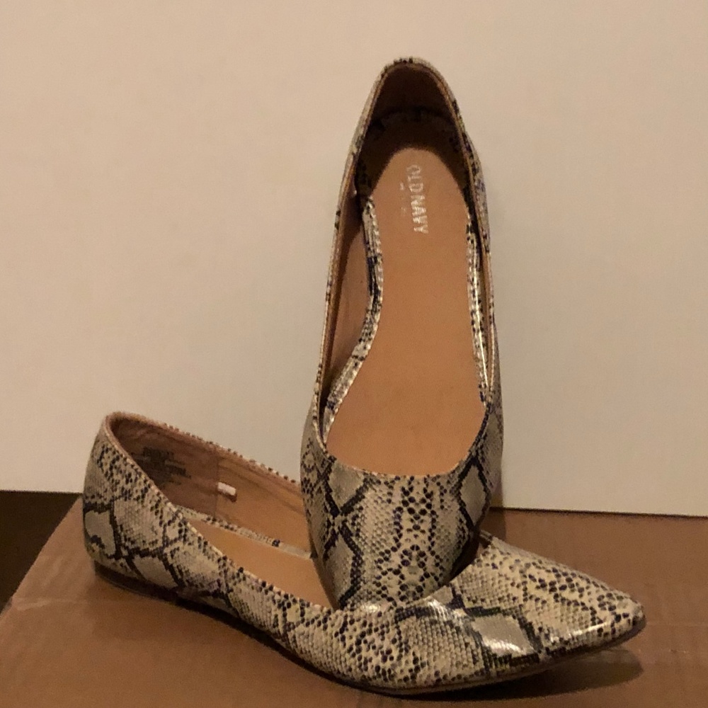 Old Navy Snake print flats
